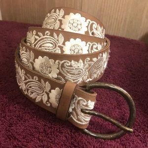 Lucky Brand Cream Floral Embroidered Belt